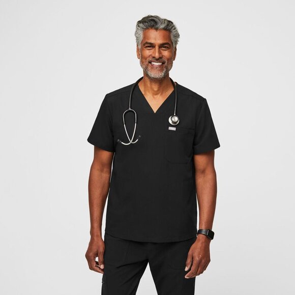 FIGS Chisec Three-Pocket Scrub Top Size S/ FIGS Slim Cairo Cargo Scrub Pants Siz